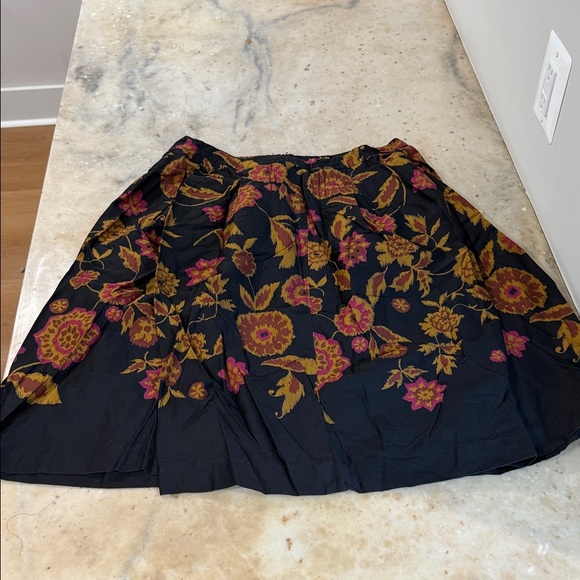 Peck & Peck Black Skirt with Gold and Pink Floral Pattern - Picture 1 of 5